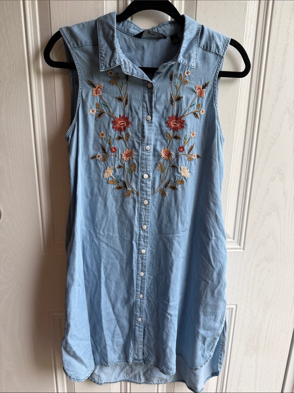 Light Blue Sleeveless Embroidered Boho Chambray Grannycore Button-Front Dress S